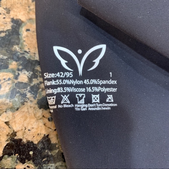 Set of TWO ExSecret bras - Picture 7 of 12